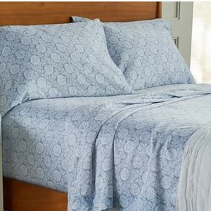 NEW ✨ sheet set by northern nights ,Queen size